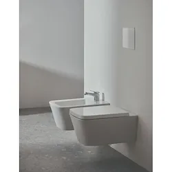Blend cube wc a terra aquablade® t368801 + bidet t368701 + sedile bianco t392601 codice prod: T368801+T368701+T392601 product photo